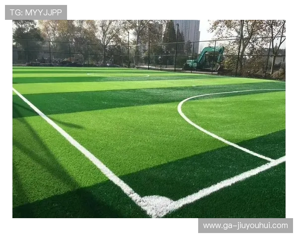 草皮足球场为何需要定期浇水保持良好状态与竞技水平